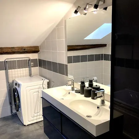 Elegant And Cozy 2 Bedrooms With Private Parking * Альби