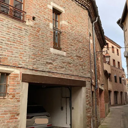 Elegant And Cozy 2 Bedrooms With Private Parking Апартаменты