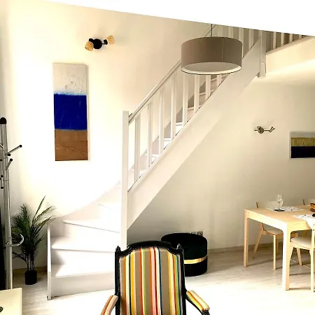 Elegant And Cozy 2 Bedrooms With Private Parking * Альби